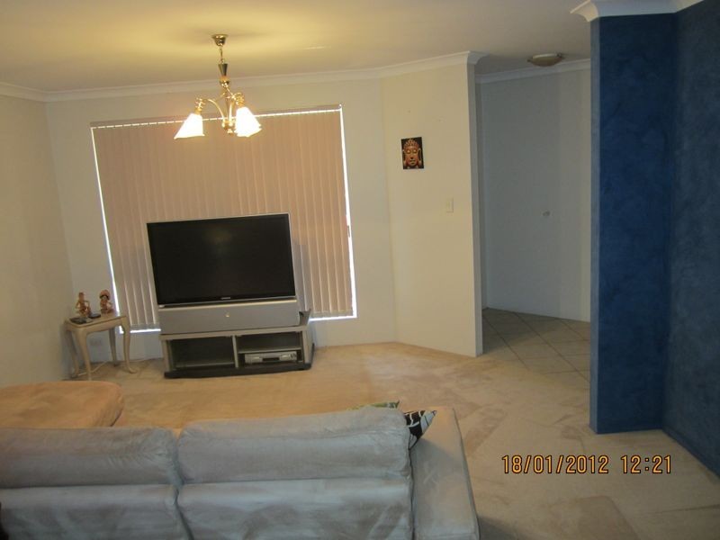 8 Minyon Circuit, Atwell WA 6164