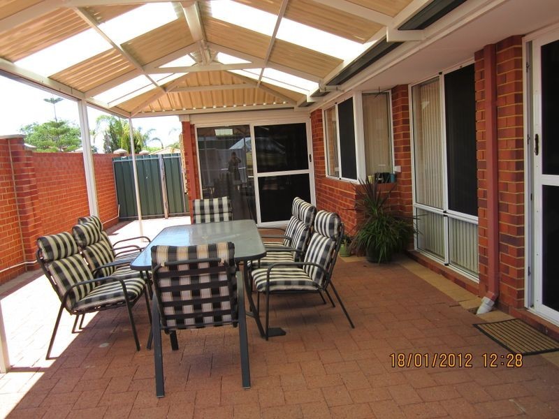 8 Minyon Circuit, Atwell WA 6164