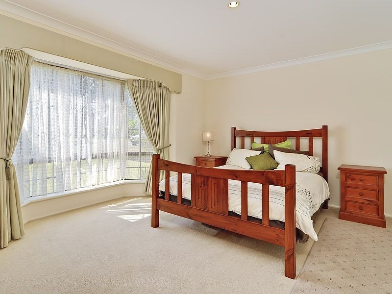 11 Calley Drive, Leeming WA 6149