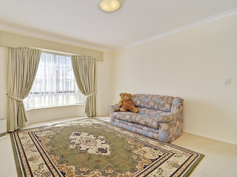 11 Calley Drive, Leeming WA 6149