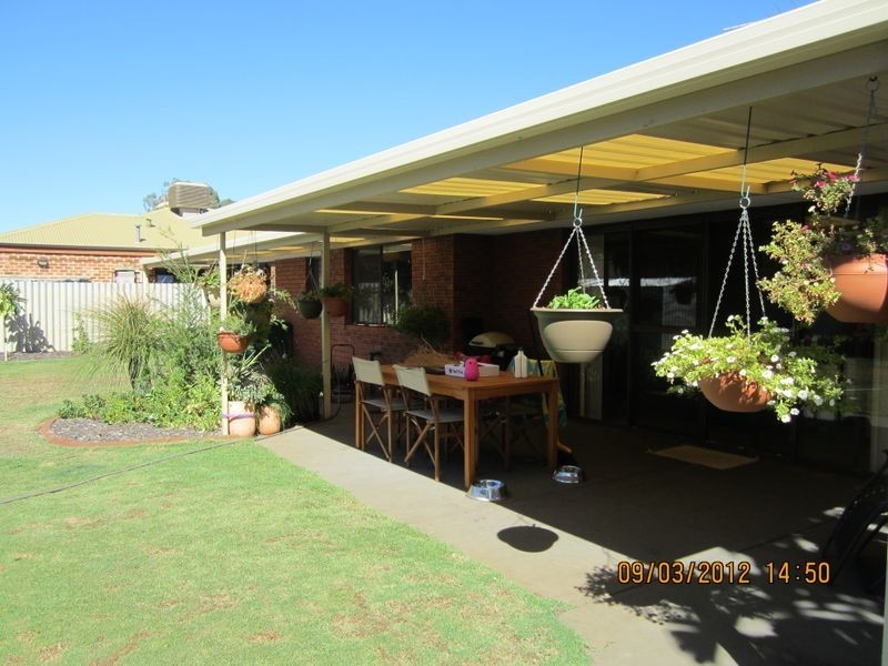 3 Hewison Street, Leeming WA 6149