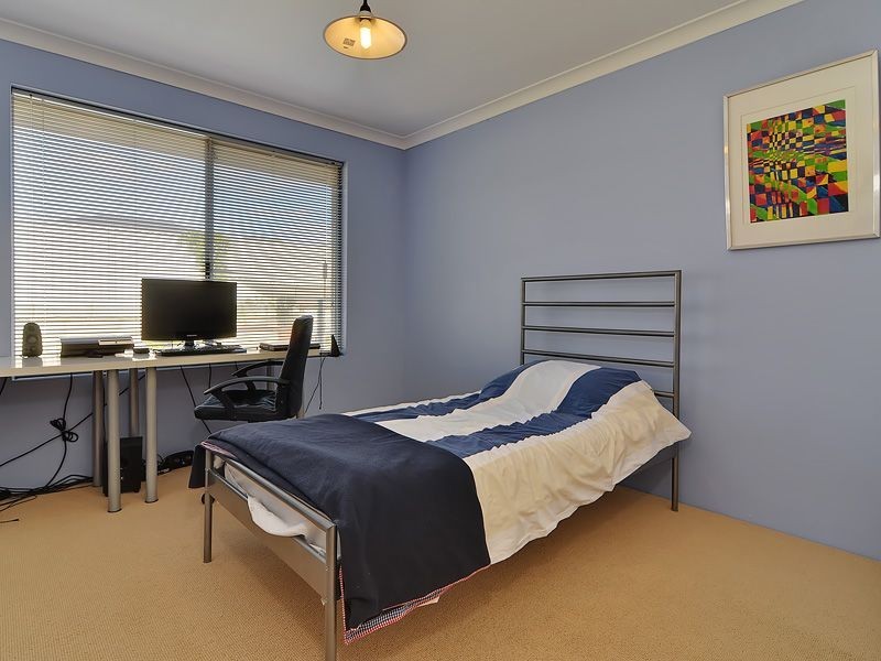 19 Astroloma Drive, Success WA 6164