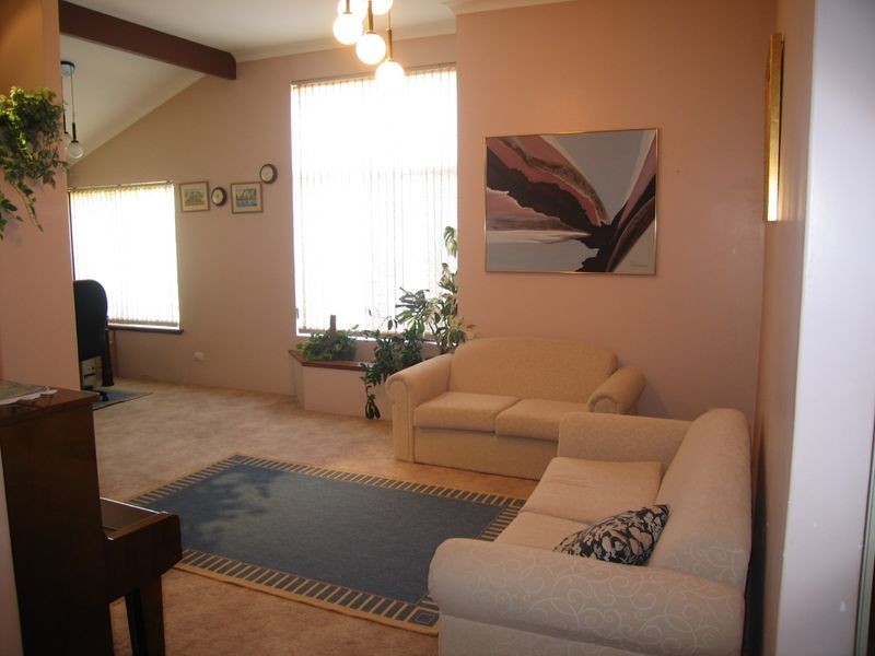 6 Rentney Way, Willetton WA 6155