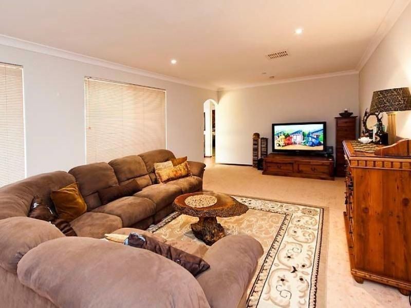 5 Keys Court, Leeming WA 6149