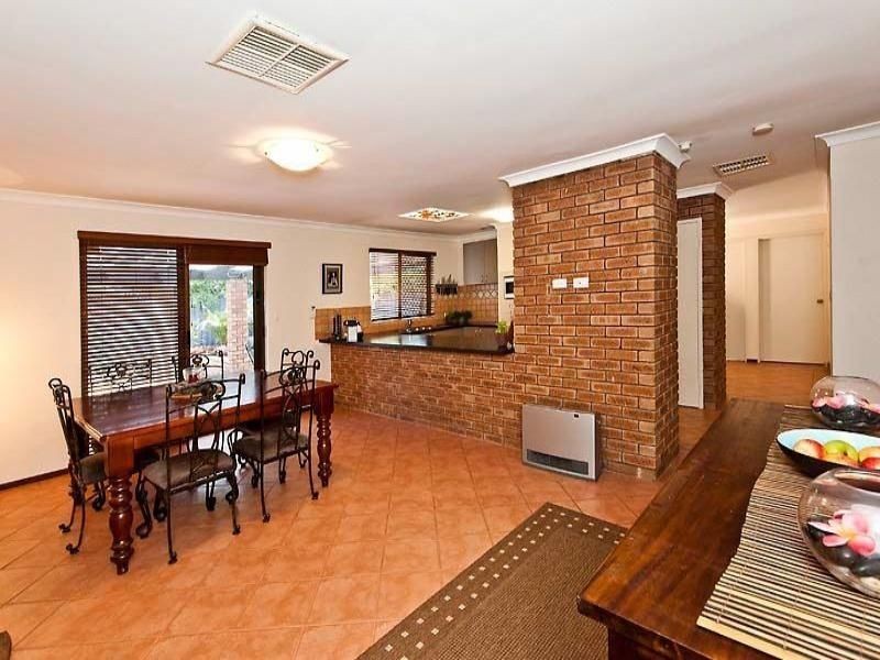 5 Keys Court, Leeming WA 6149