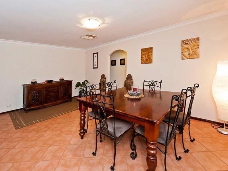 5 Keys Court, Leeming WA 6149