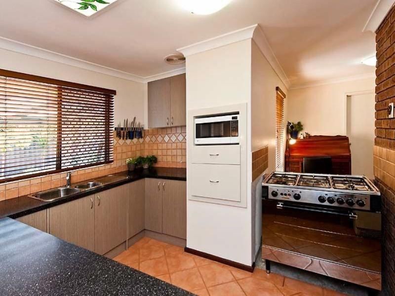 5 Keys Court, Leeming WA 6149