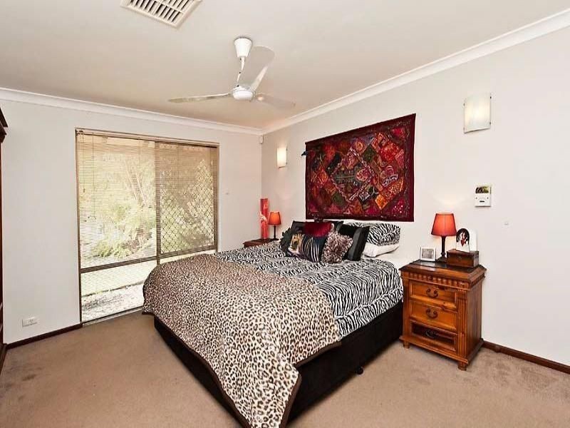 5 Keys Court, Leeming WA 6149