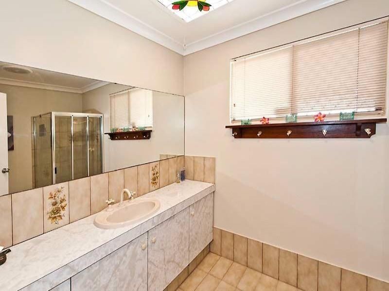 5 Keys Court, Leeming WA 6149