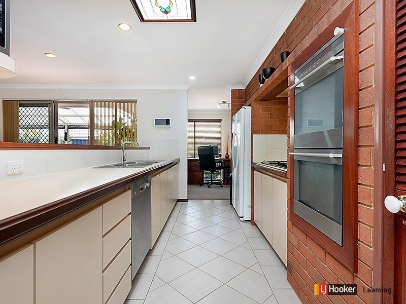 15 Brandwood Gardens, Leeming WA 6149