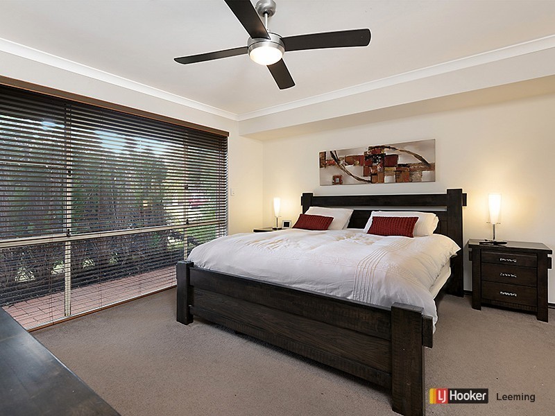 15 Brandwood Gardens, Leeming WA 6149