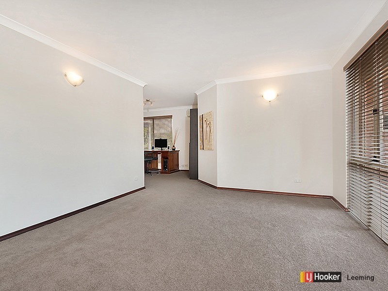 15 Brandwood Gardens, Leeming WA 6149