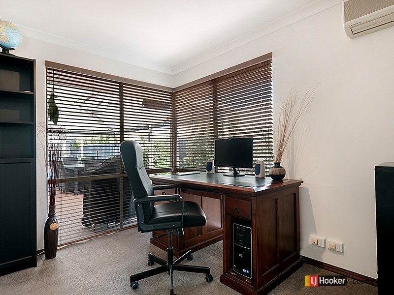 15 Brandwood Gardens, Leeming WA 6149