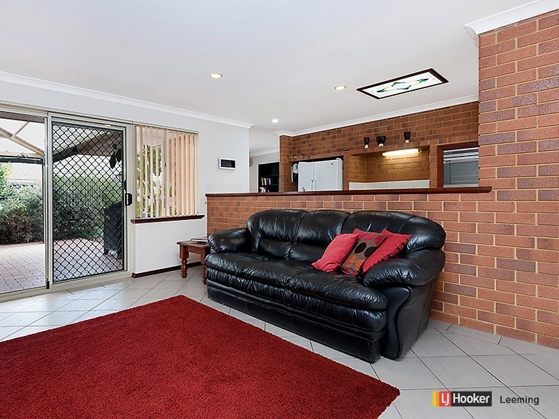 15 Brandwood Gardens, Leeming WA 6149