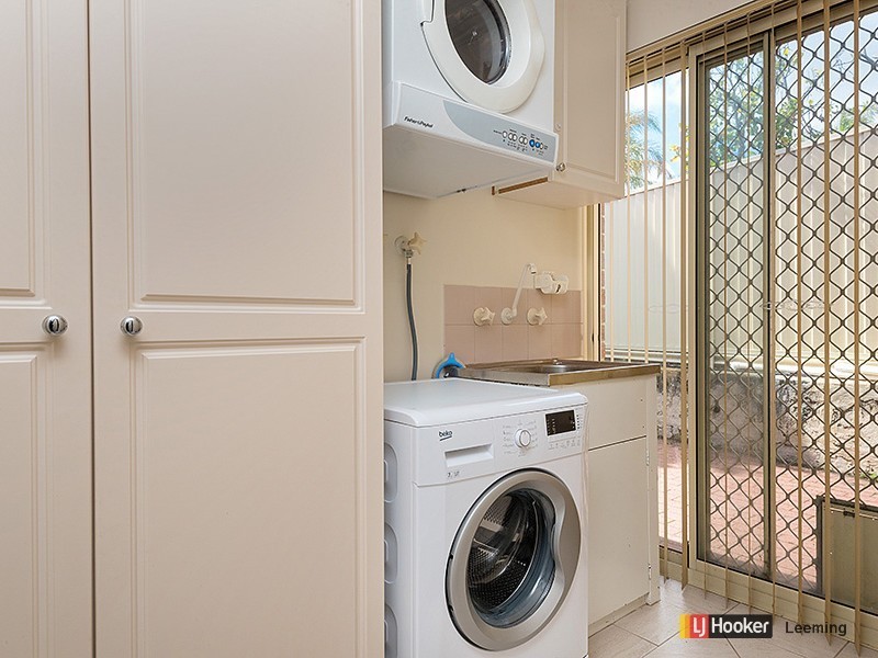 15 Brandwood Gardens, Leeming WA 6149