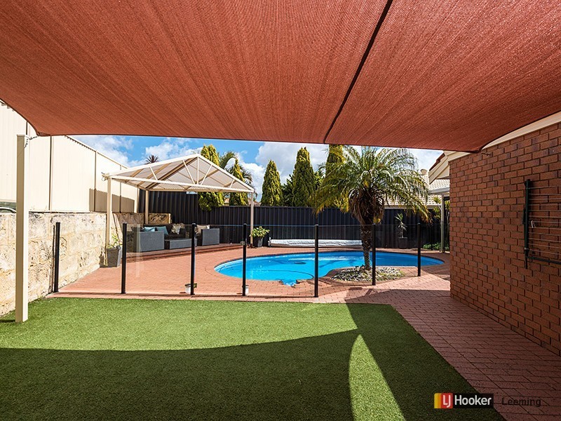 15 Brandwood Gardens, Leeming WA 6149