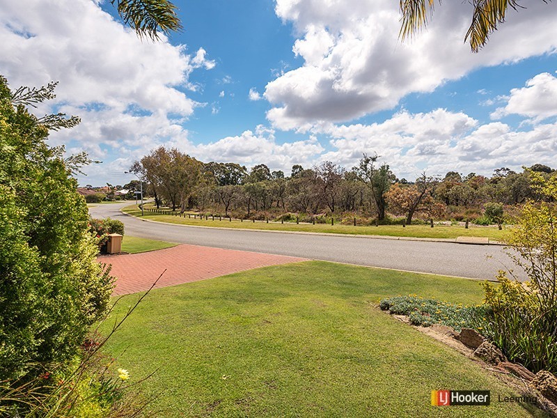 15 Brandwood Gardens, Leeming WA 6149