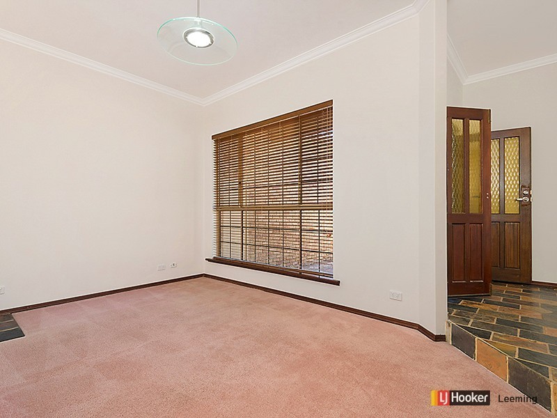 9 Thrum Close, Leeming WA 6149
