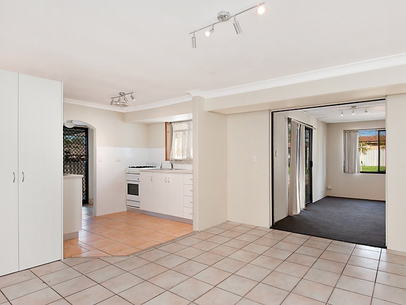 17 Tarndale Way, South Lake WA 6164