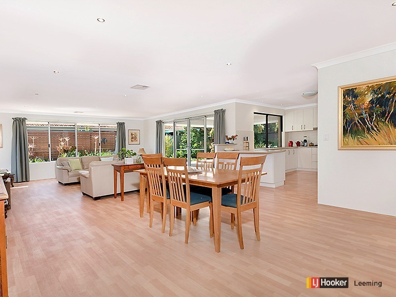 16 London Way, Bateman WA 6150