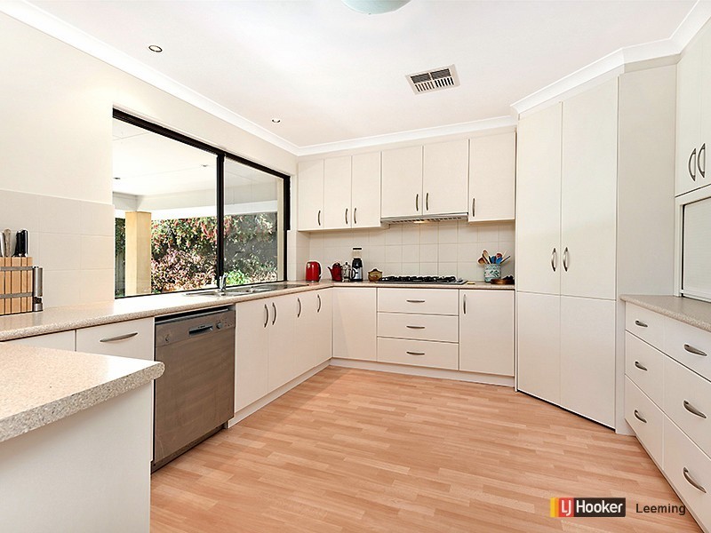 16 London Way, Bateman WA 6150