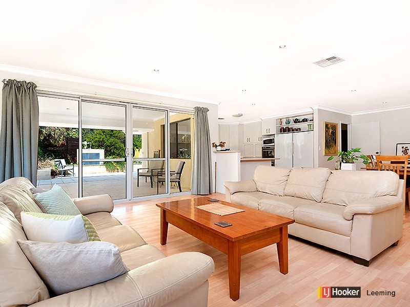 16 London Way, Bateman WA 6150