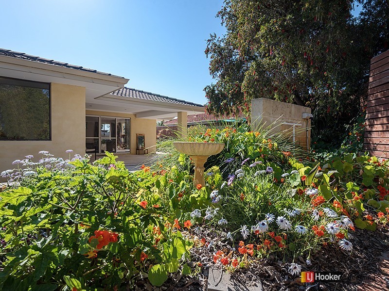 16 London Way, Bateman WA 6150