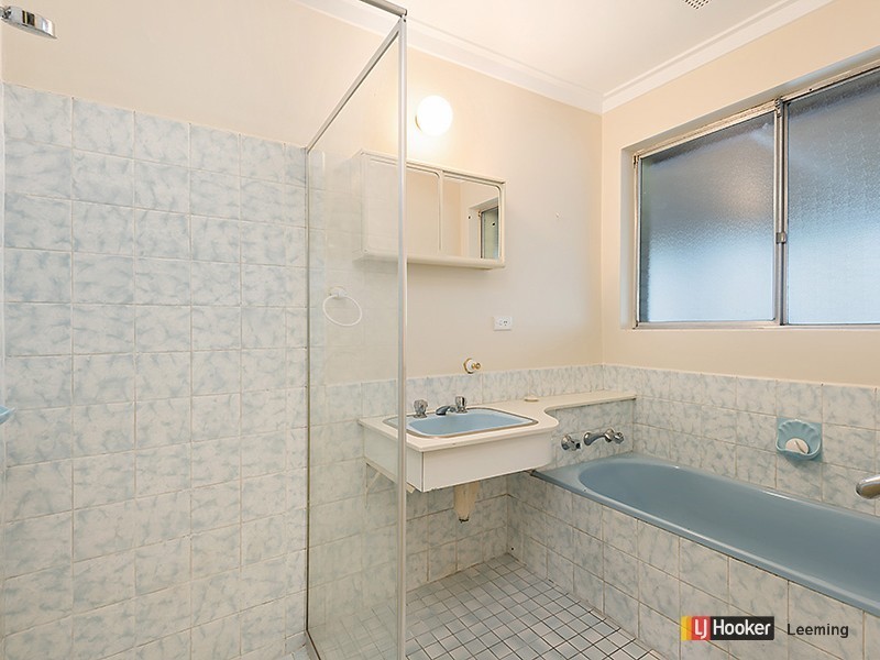 16 Sandra Way, Rossmoyne WA 6148