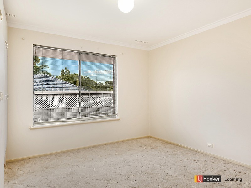 16 Sandra Way, Rossmoyne WA 6148