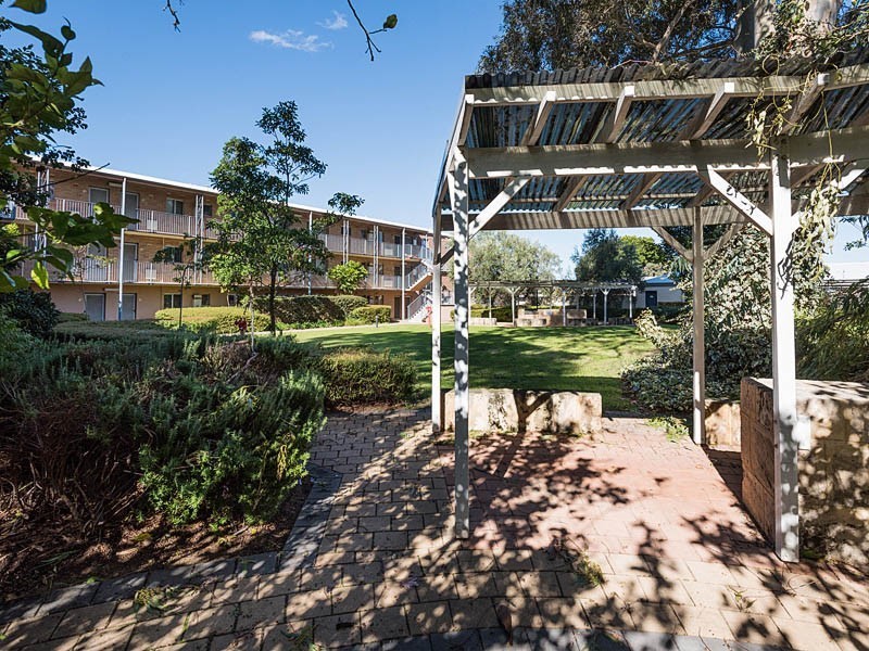 9/15 Friar John Way, Coolbellup WA 6163