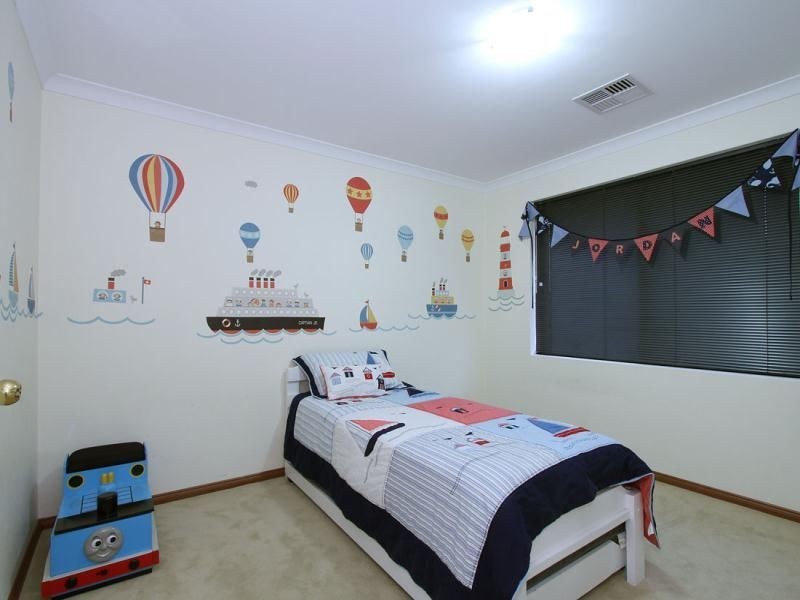 13 Goshawk Pass, Beeliar WA 6164