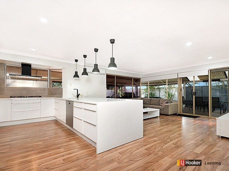 25 Matthew Avenue, Leeming WA 6149
