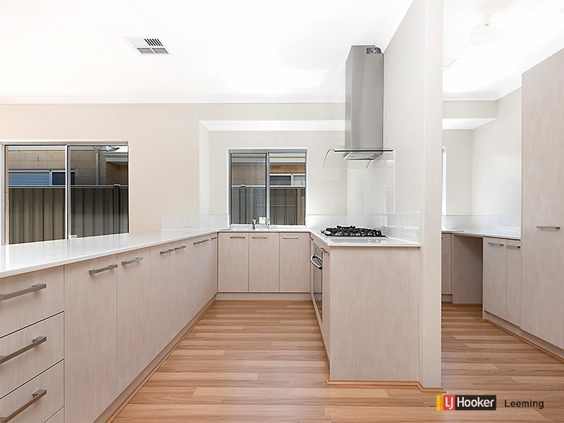 9 Plavin Street, Piara Waters WA 6112