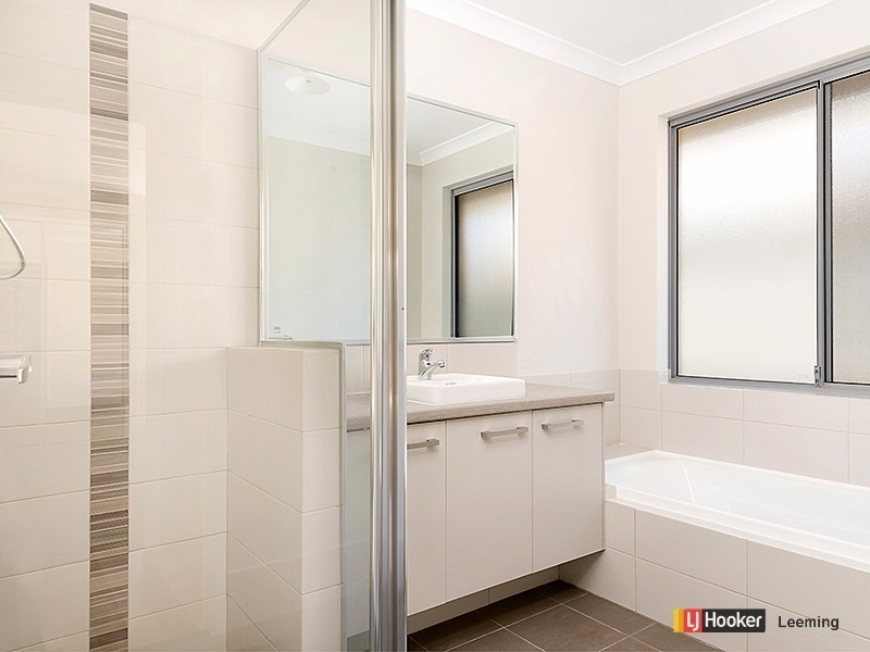 9 Plavin Street, Piara Waters WA 6112