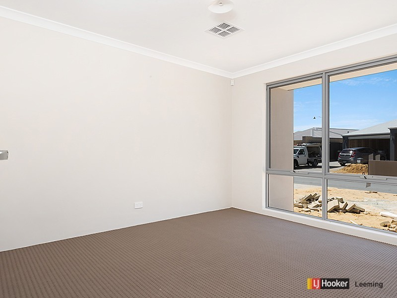 9 Plavin Street, Piara Waters WA 6112