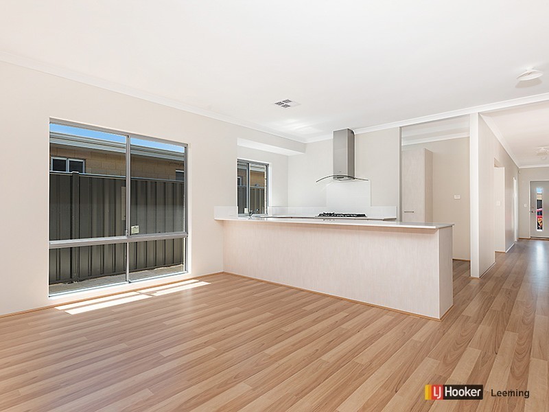 9 Plavin Street, Piara Waters WA 6112