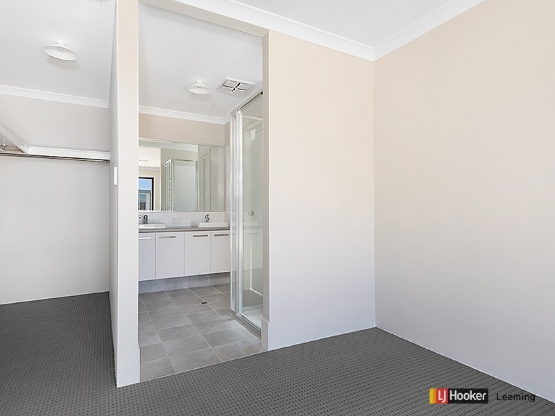 9 Plavin Street, Piara Waters WA 6112