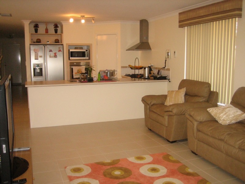 27B Leicester Crescent, Canning Vale WA 6155