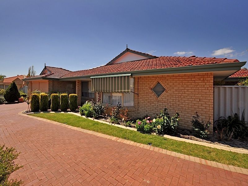 12a Smokewood Place, Leeming WA 6149