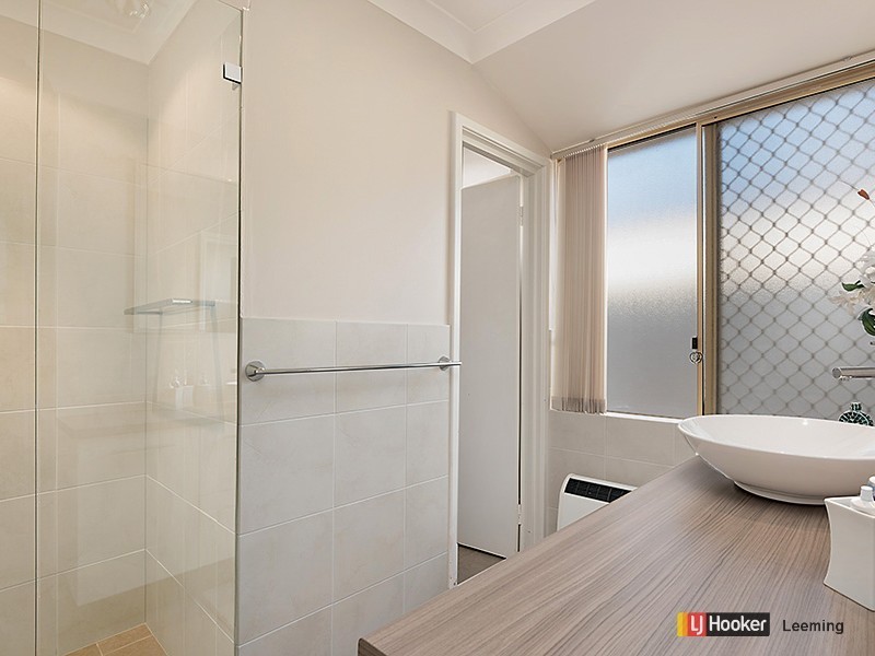 13 Barcombe Way, Leeming WA 6149