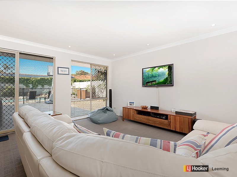 13 Barcombe Way, Leeming WA 6149