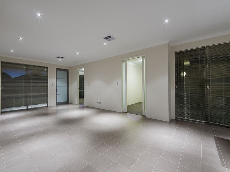 65 Lyon Road, Atwell WA 6164