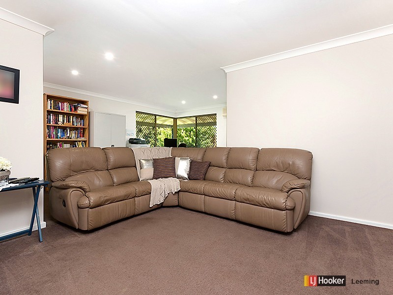 10 Stallwood Gardens, Leeming WA 6149