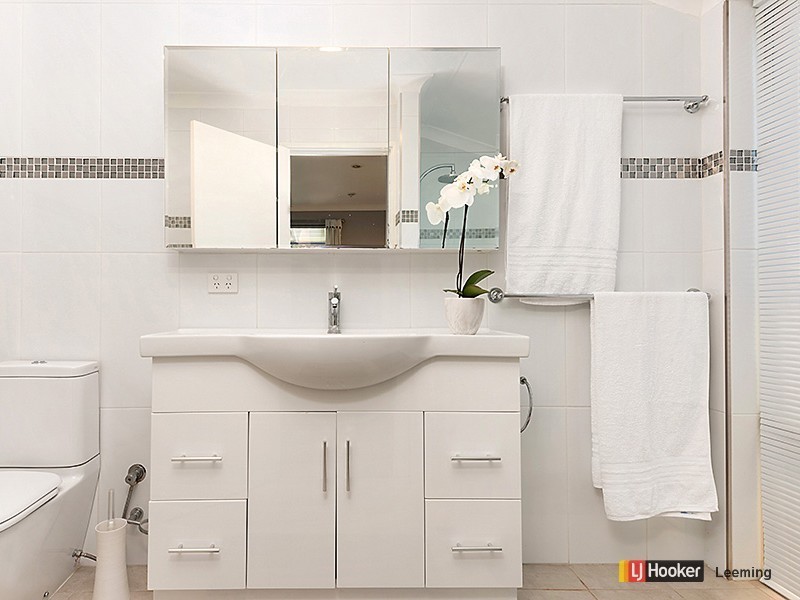 10 Stallwood Gardens, Leeming WA 6149