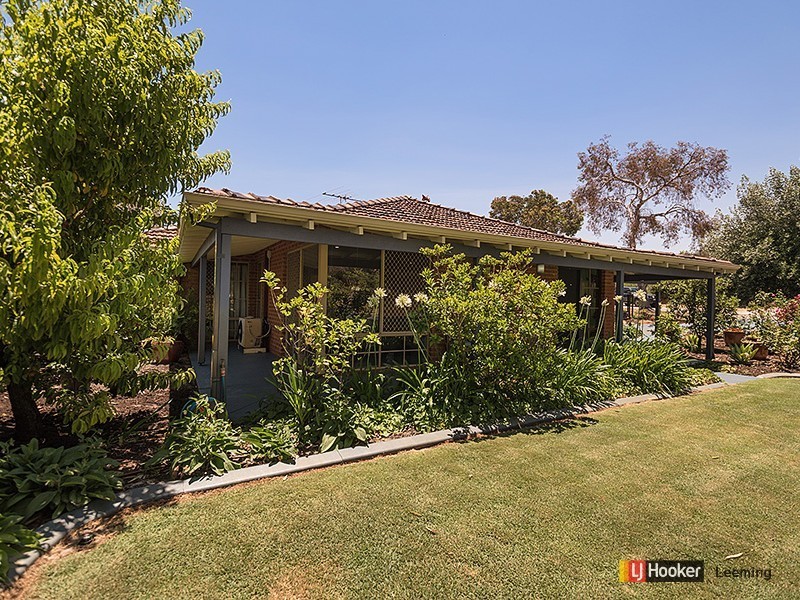 10 Stallwood Gardens, Leeming WA 6149