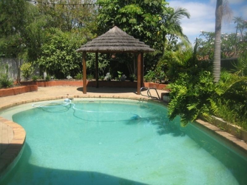 4 Heatherlea Parkway, Leeming WA 6149