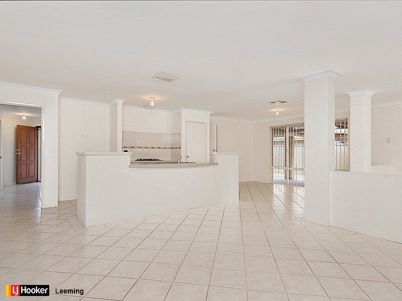 72 Dumbarton Road, Canning Vale WA 6155