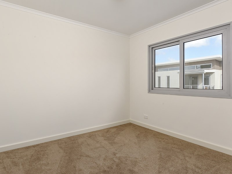 12/12 Bushlark Turn, Erskine WA 6210