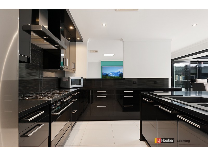 66 Burnett Avenue, Leeming WA 6149