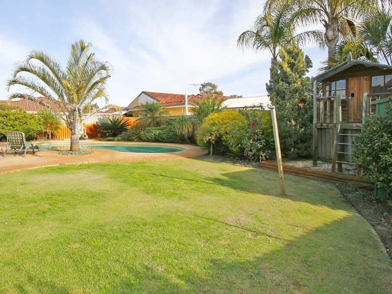 8 Kershaw Gardens, Leeming WA 6149